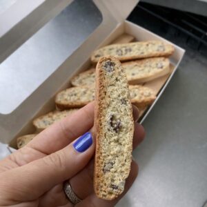 بیسکاتی بادام