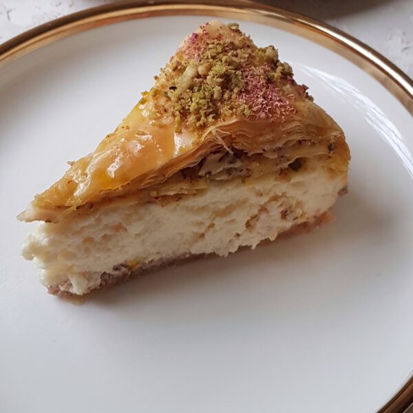 چیزکیک باقلوا (۸ اسلایسی)